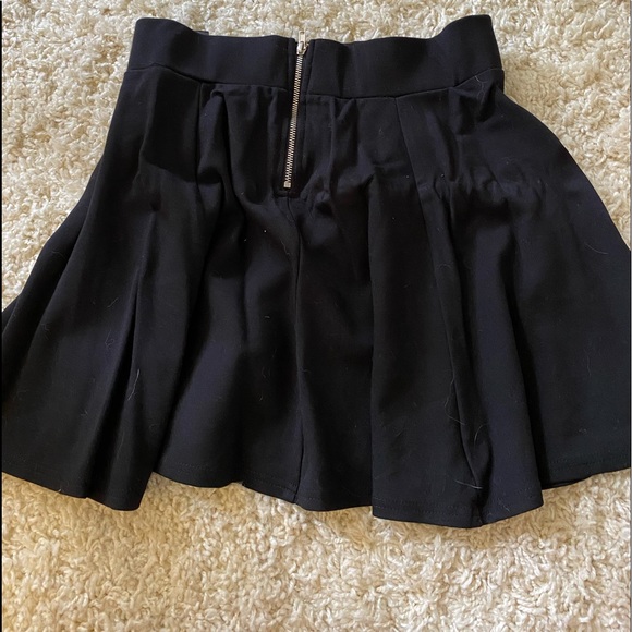 Skater Skirt - Picture 2 of 3